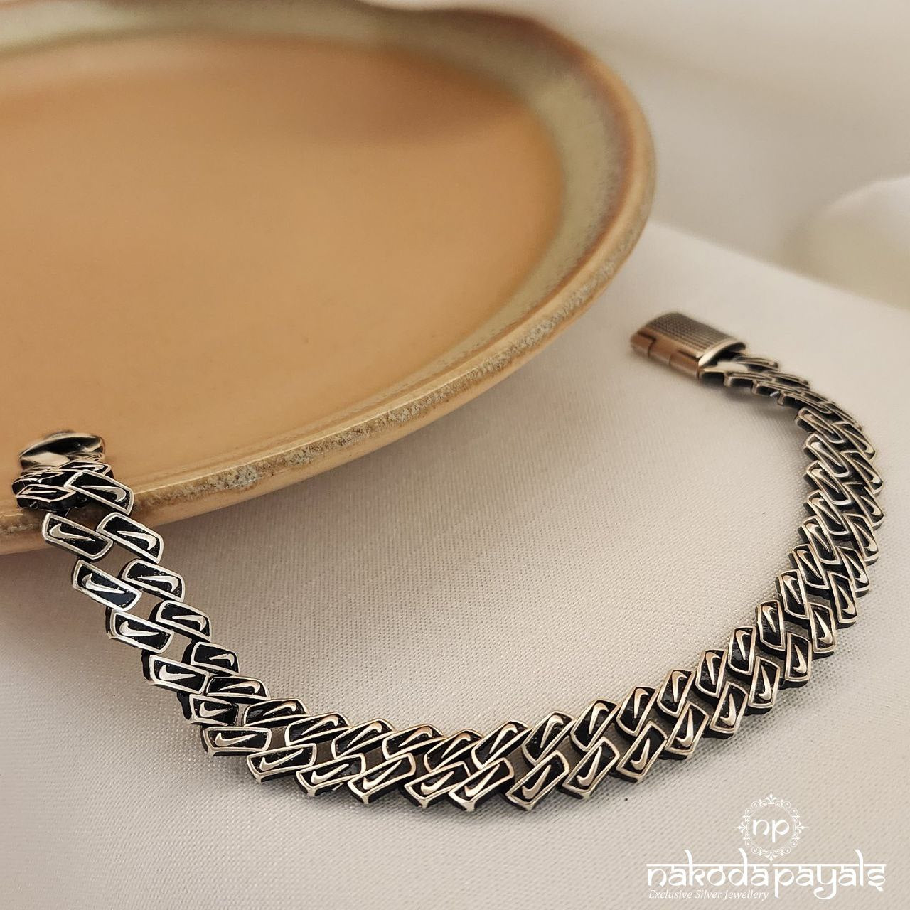 Ember Link Men’s Bracelet (Mc0865)