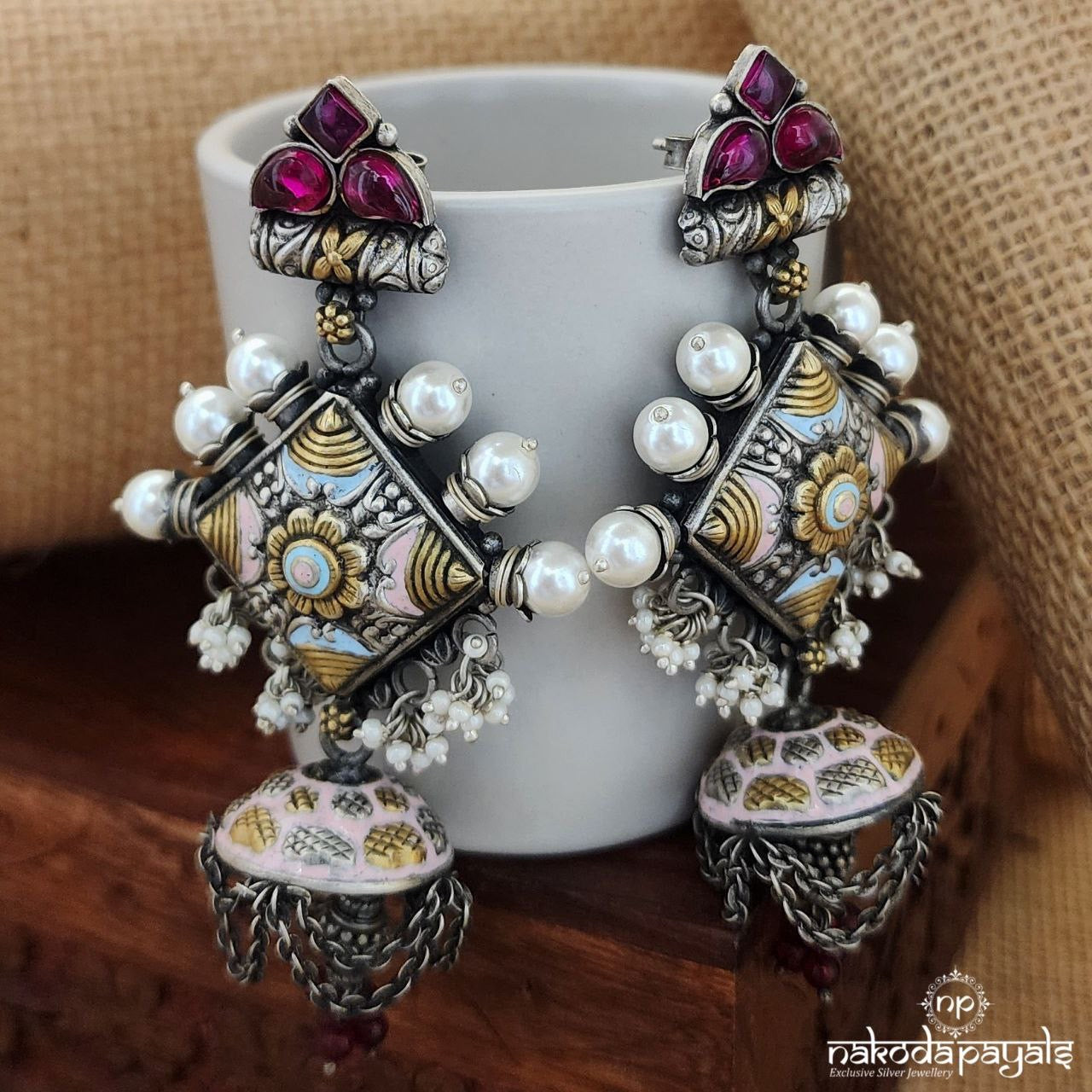 Pearl Embellished Jhumka (J8124)