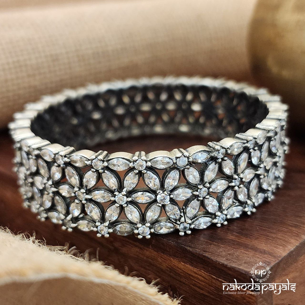 Crystal Floral Bangle (K4981)