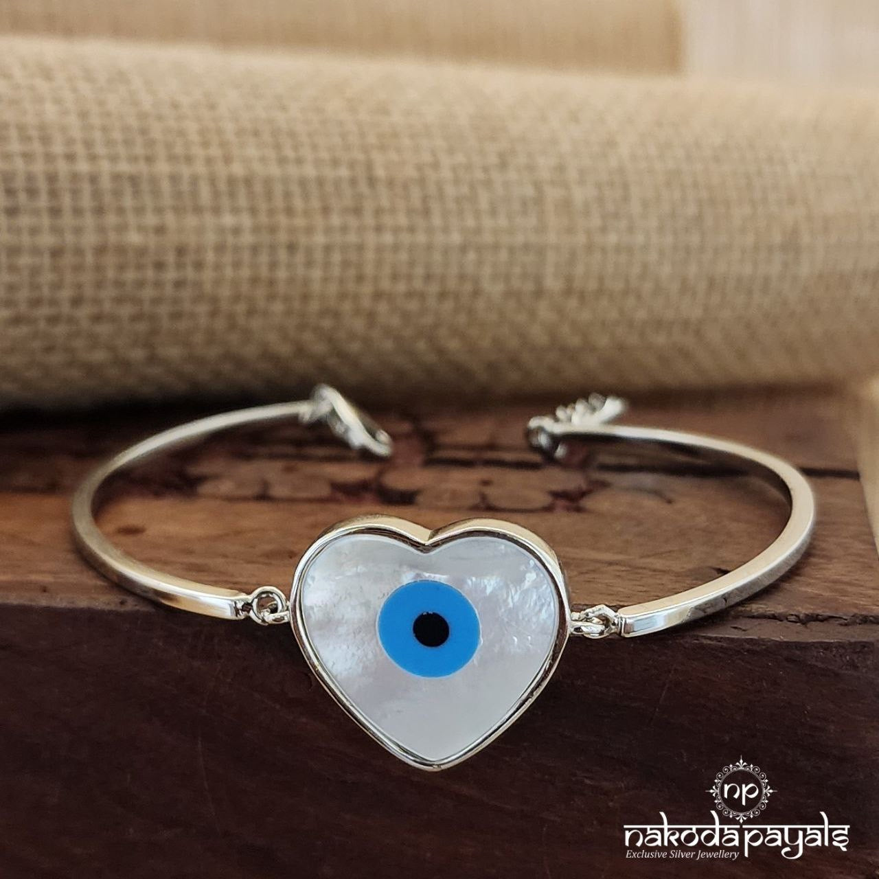 Sweetheart MOP Bracelet (Br1570)