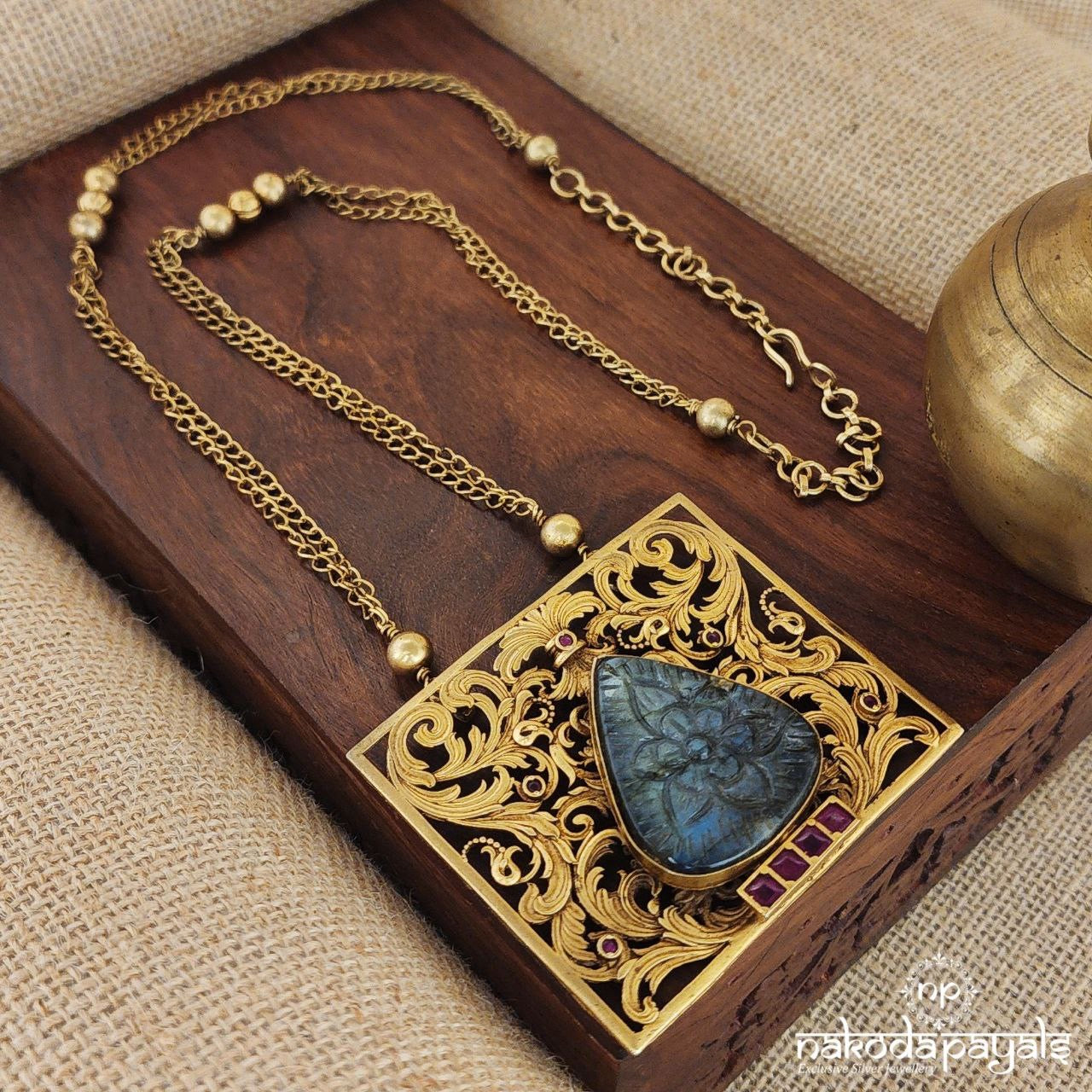 Shinney Blue Neckpiece (Gn8212)