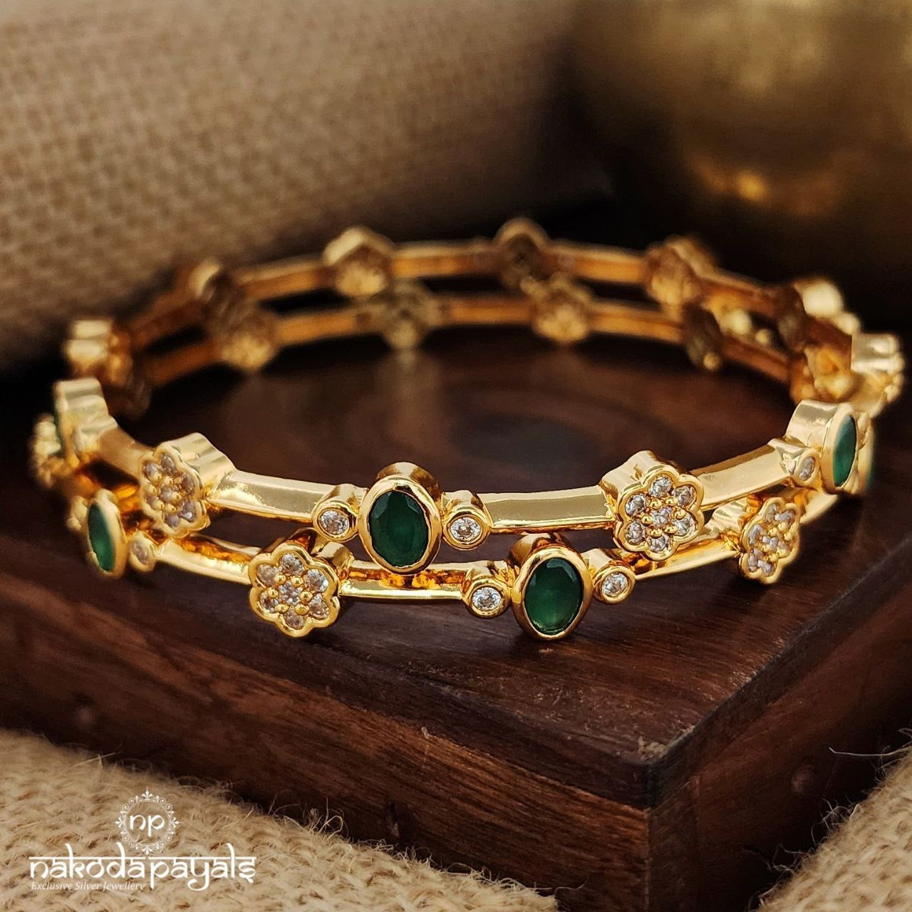 Green Bangles Pair (Gk2957)