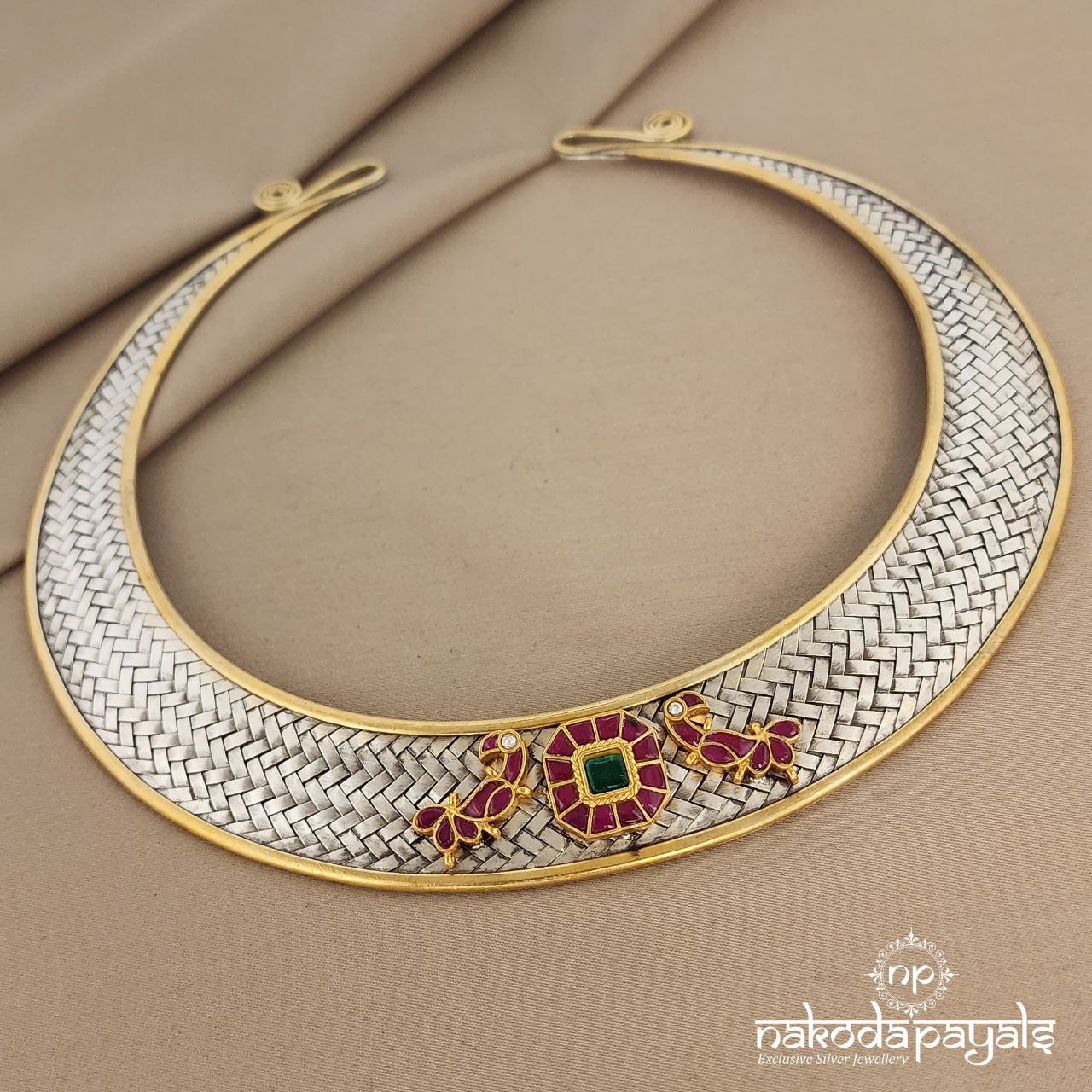 Octagonal Kundan Hasli (N8362)