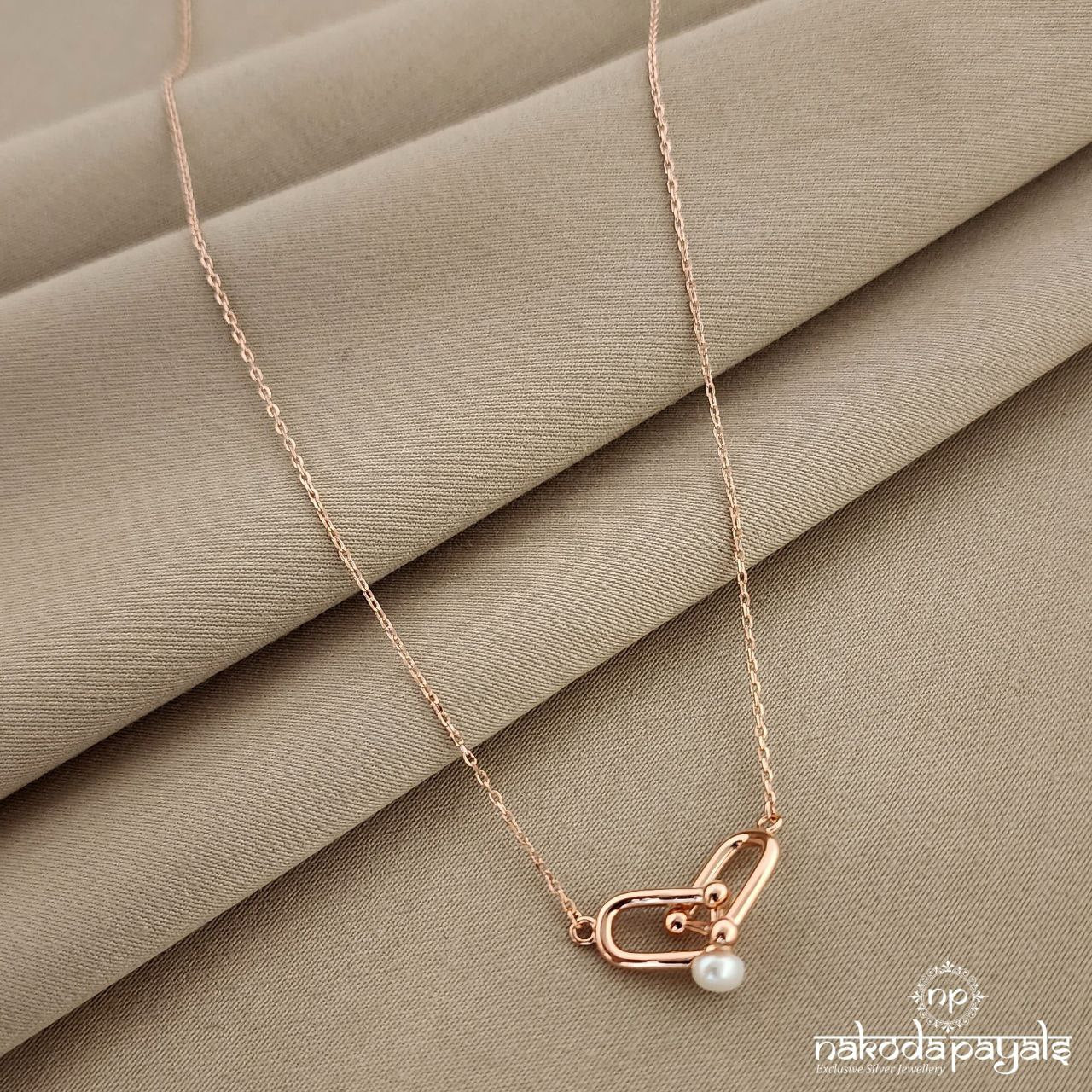 Bonding Love Neckchain (ST1898)