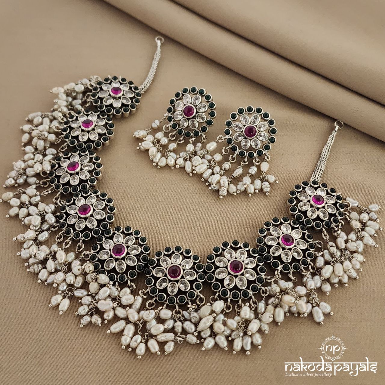 Enormously pearled Guttapusalu With Earrings (N8595)