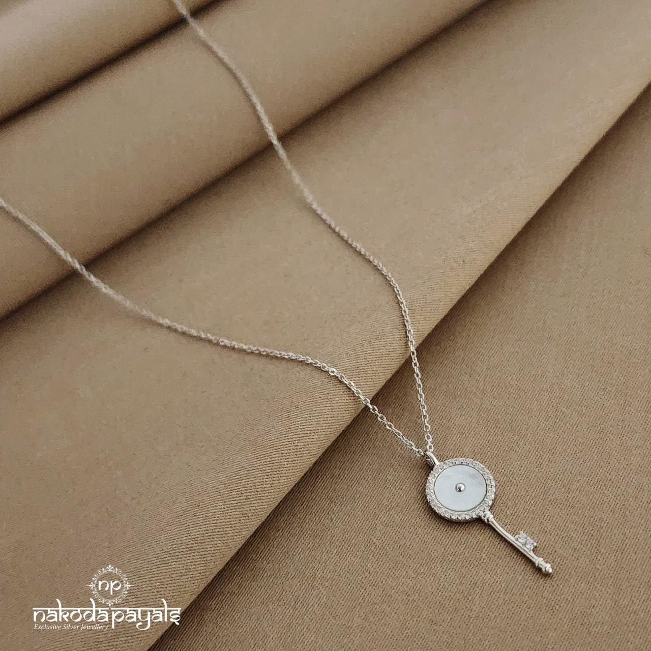 Key To Heart Neckpiece (St1970)