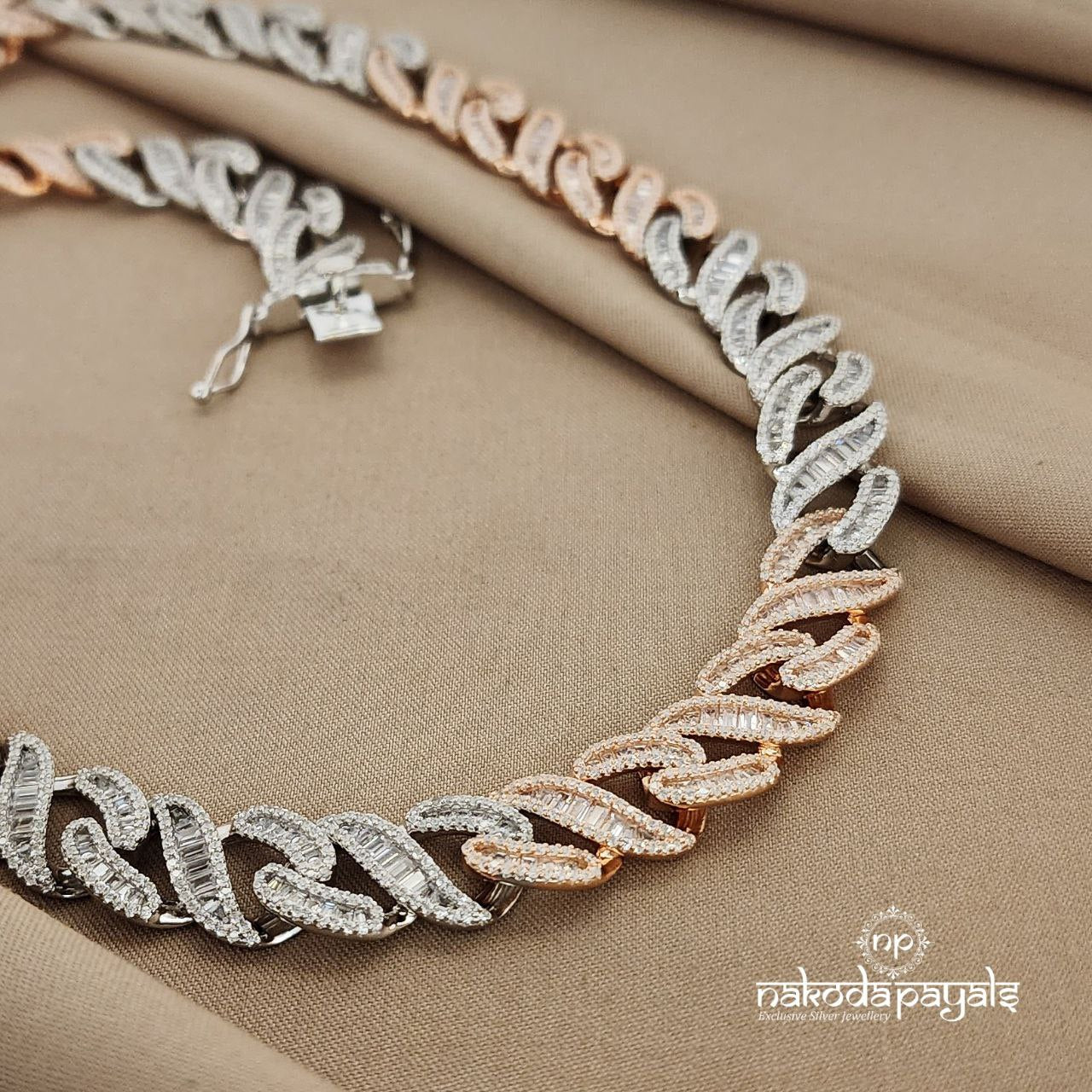 Zircon Studded Men's Neckchain (MC0797)