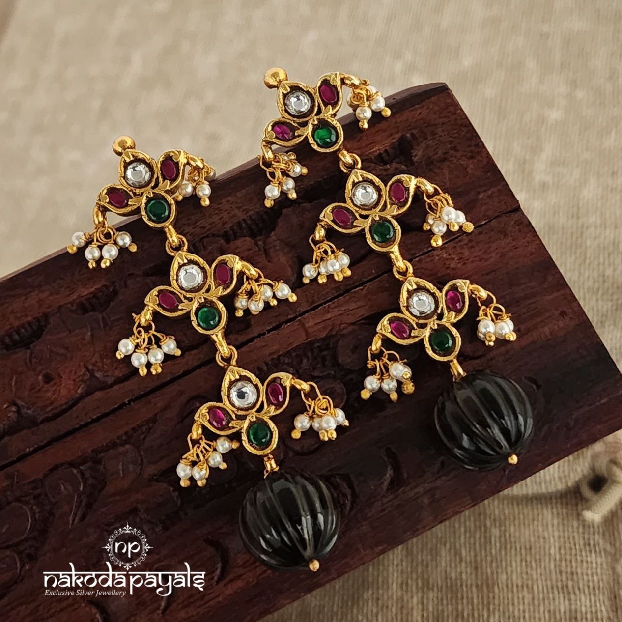 Tri- Coloured Kundan Jhumka (GE6424)