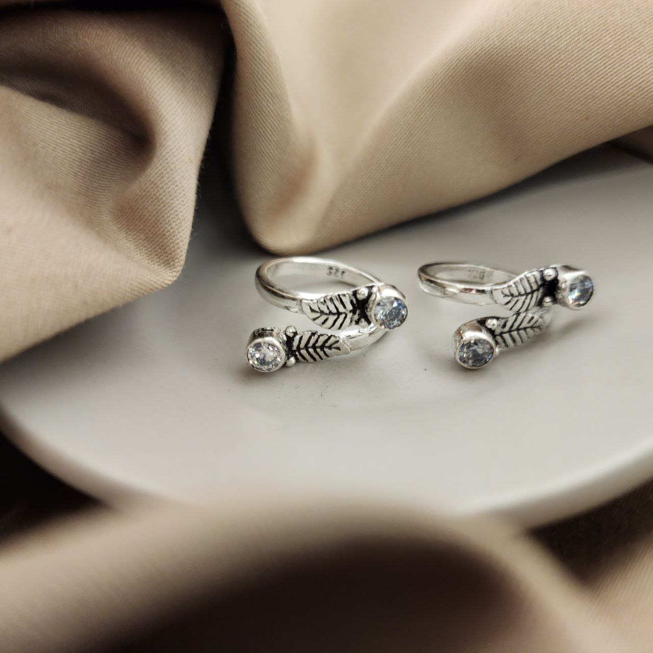 Leafy Toerings Pair (T2909)