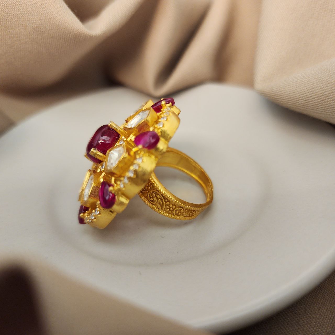 Prepossessing Kemp Finger Ring (F2239)