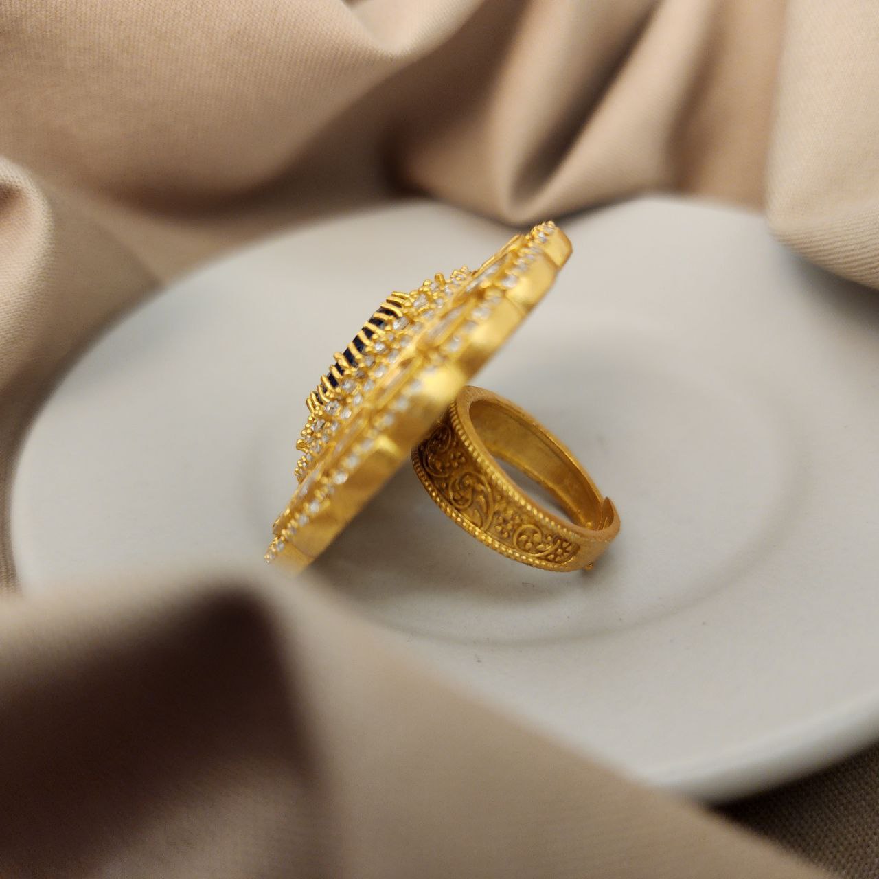 Eye-catching Moissanite Finger Ring (F2250)