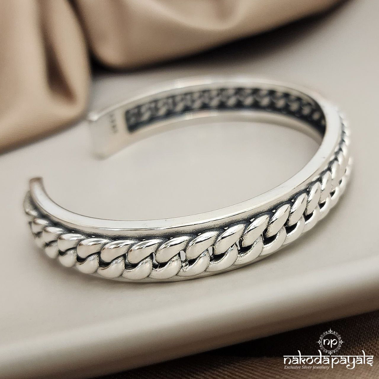 Interlocked Cuff Kada Single (K4275)