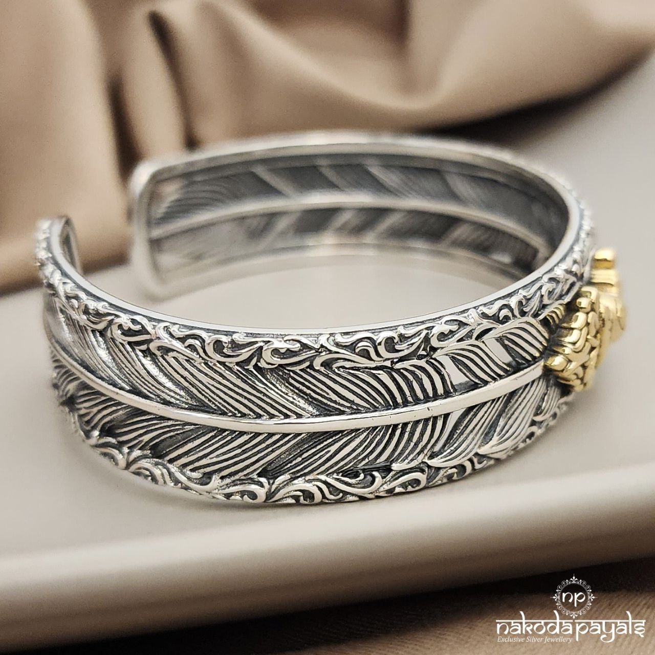 Retro Styled Cuff Kada Single (K4281)