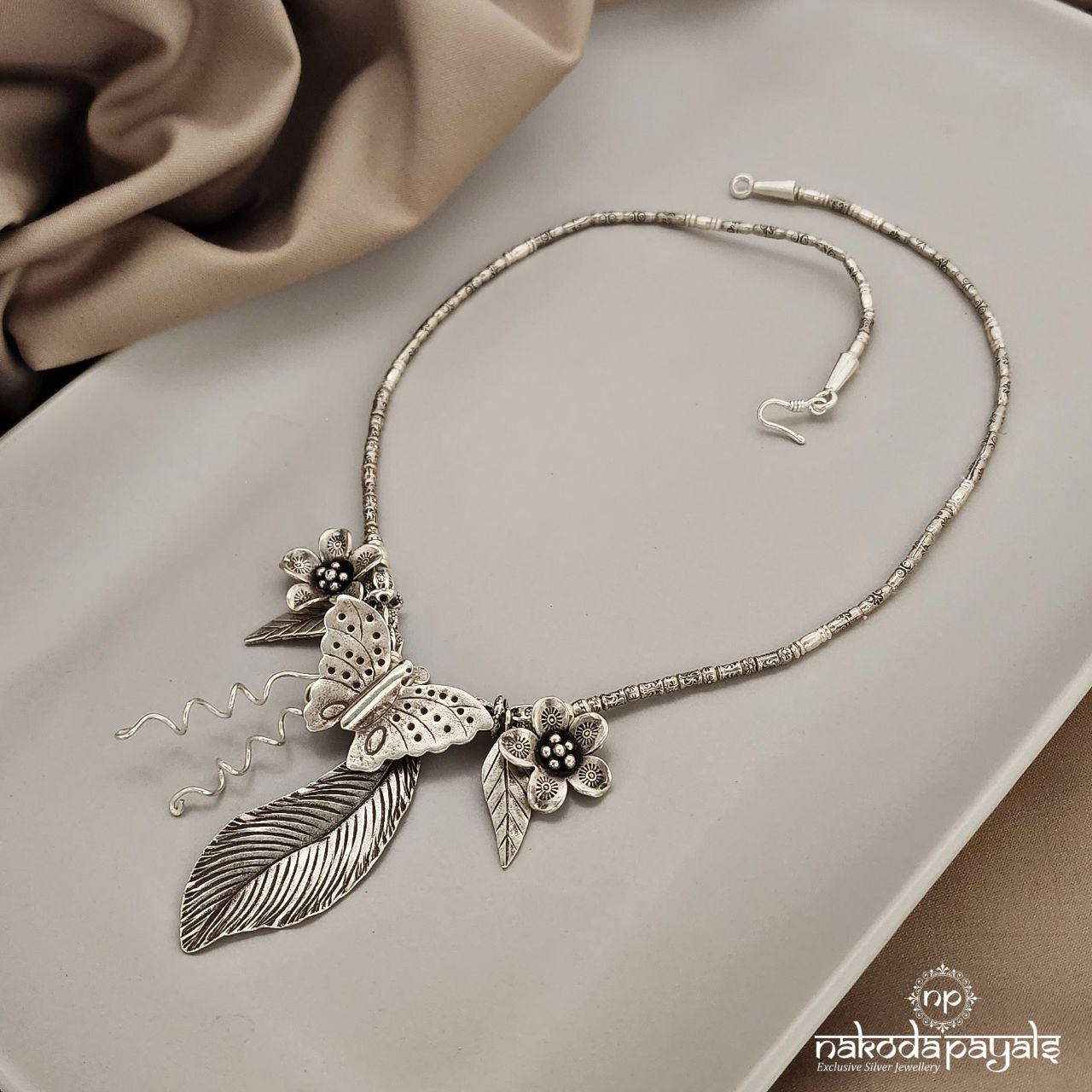 Vintage Butterfly Neckpiece (N8955)