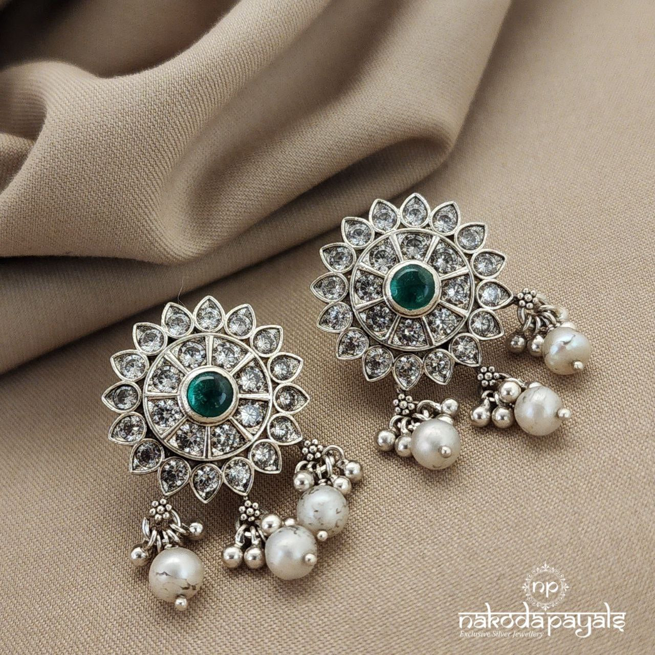 Engaging Green Studs (S8732)