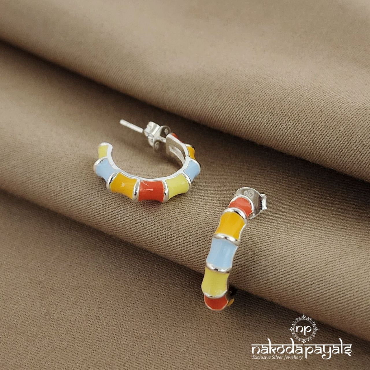 Colorfully Designed Bali (B0483)