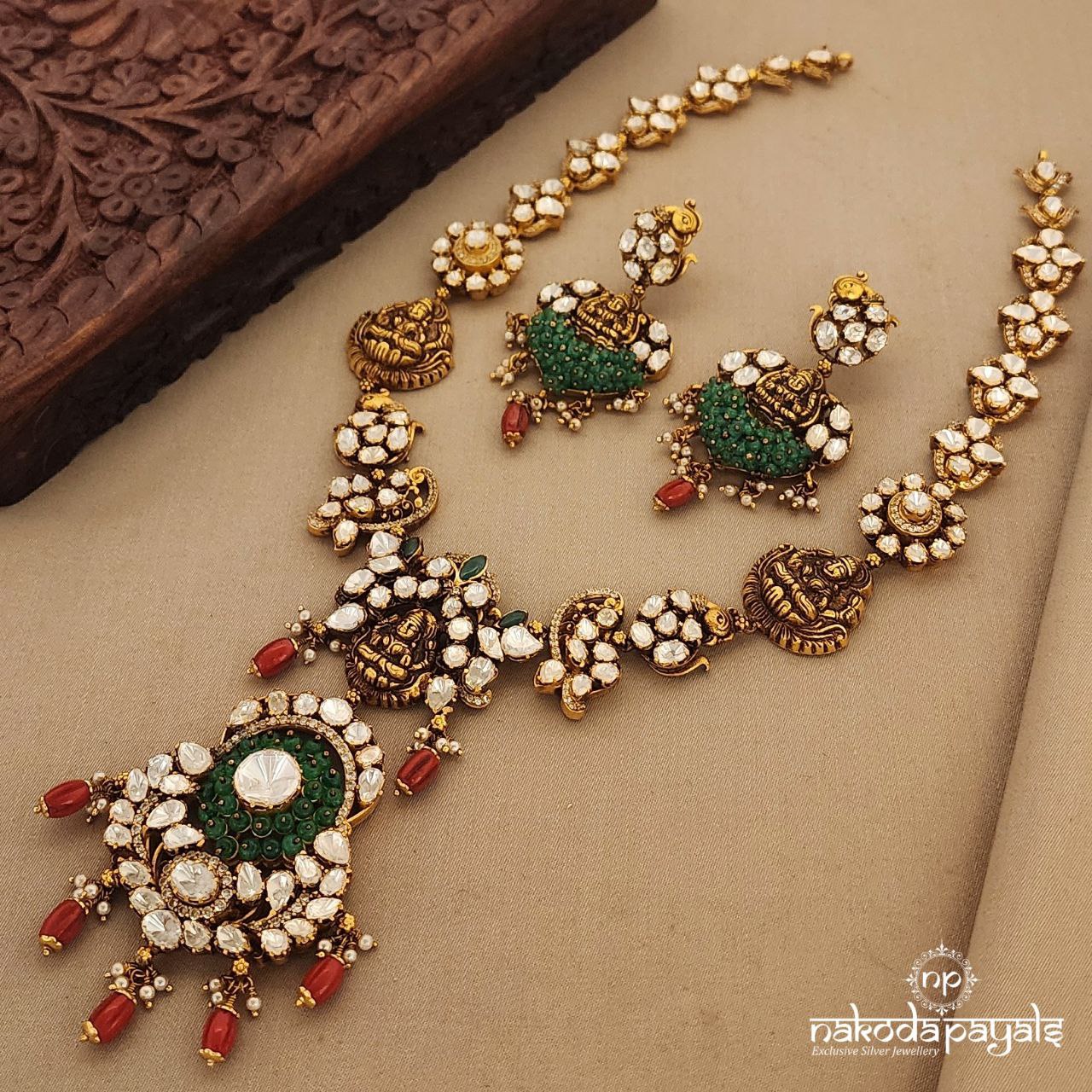 Rare Moissanite Neckset with Green Beads (Gn7302)