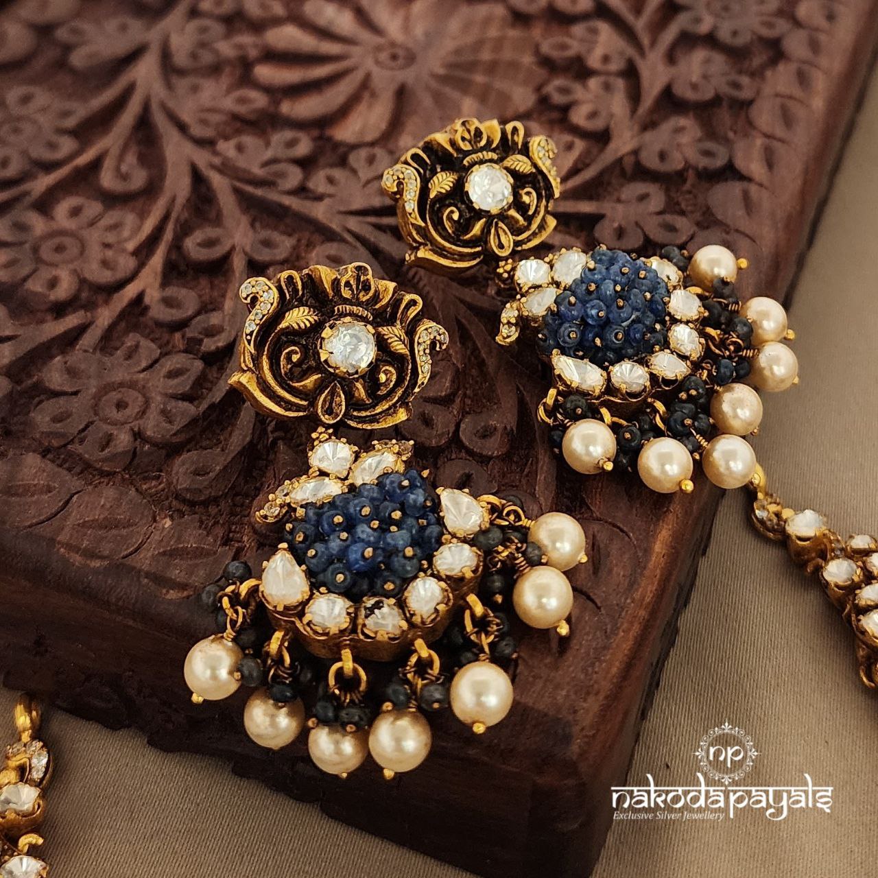 Blue Lakshmi with Lakshmi Short Neckpiece with Earrings (Gn7359)