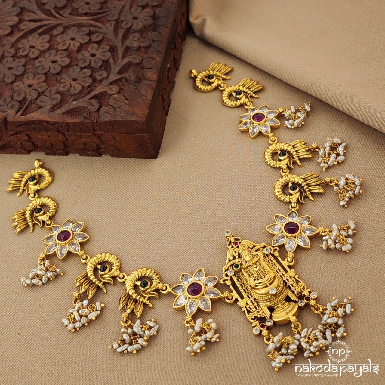 Venkateshwara Floral Short Neckpiece (Gn7409)