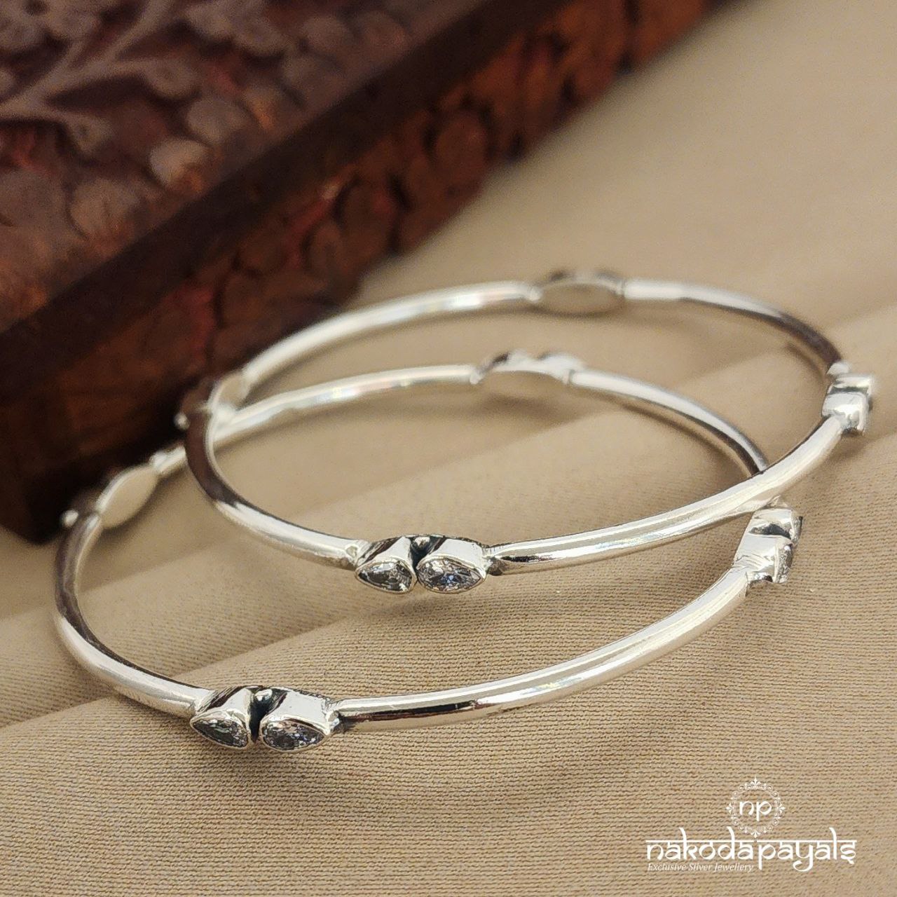 Simple Daily Wear Cutstone Bangle Pair (K4747a)