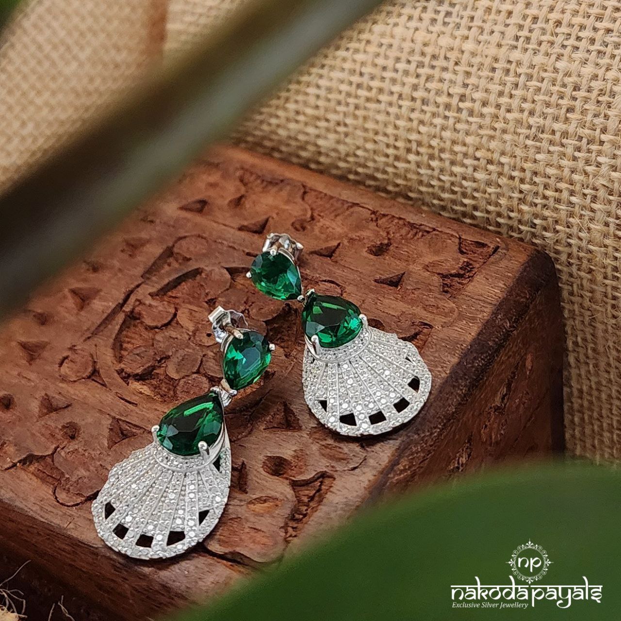 Skirty Green Zircon Studs (St2666)