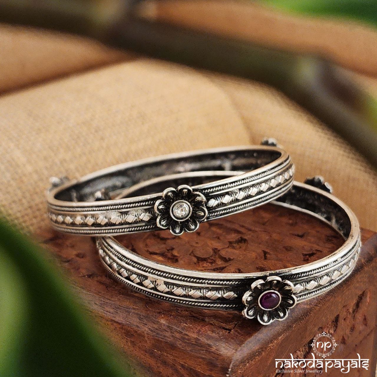 Floral Oxidised Bangle Pair 2.5 (K4884)