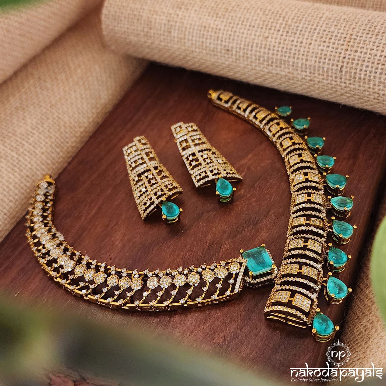 Styling Zircon Emerald Neckpiece With Earrings (Gn7630)