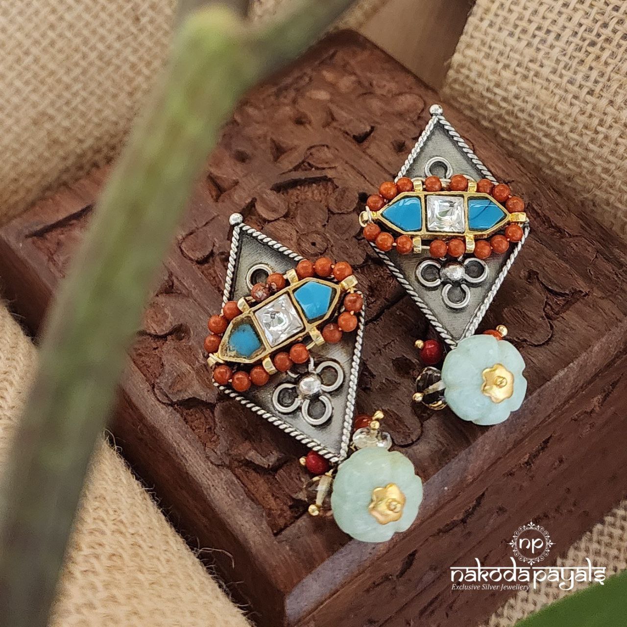 Quadratic Kundan Worked Studs (Dt1243)