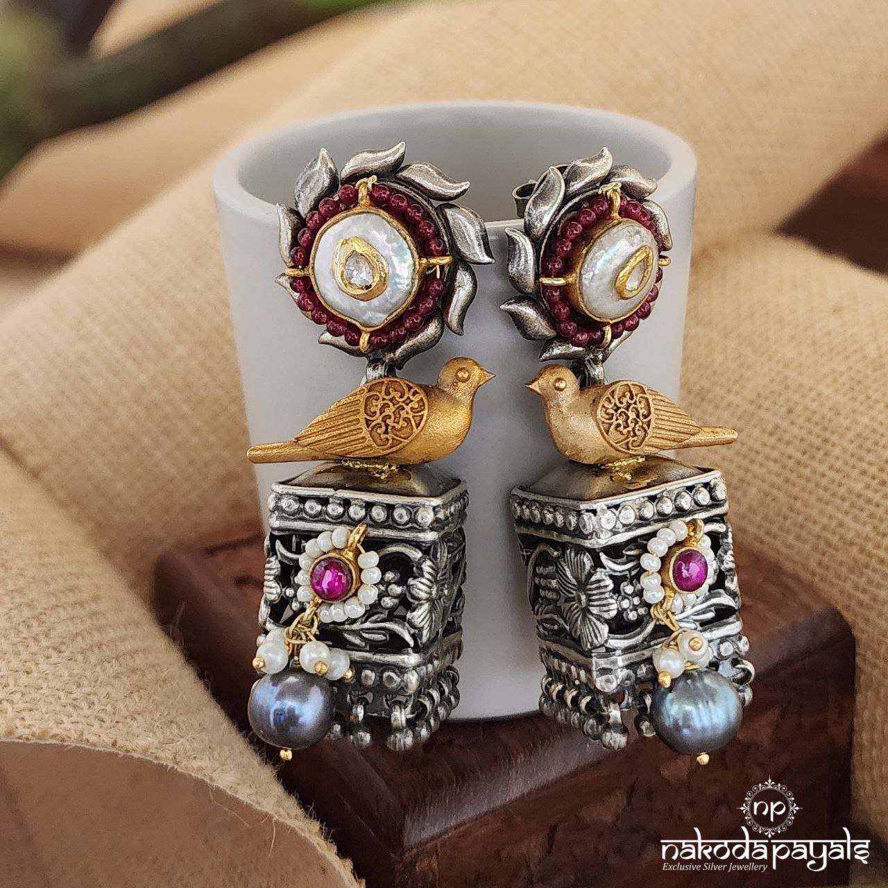 MOP stud Square Jhumka (Dt1255)