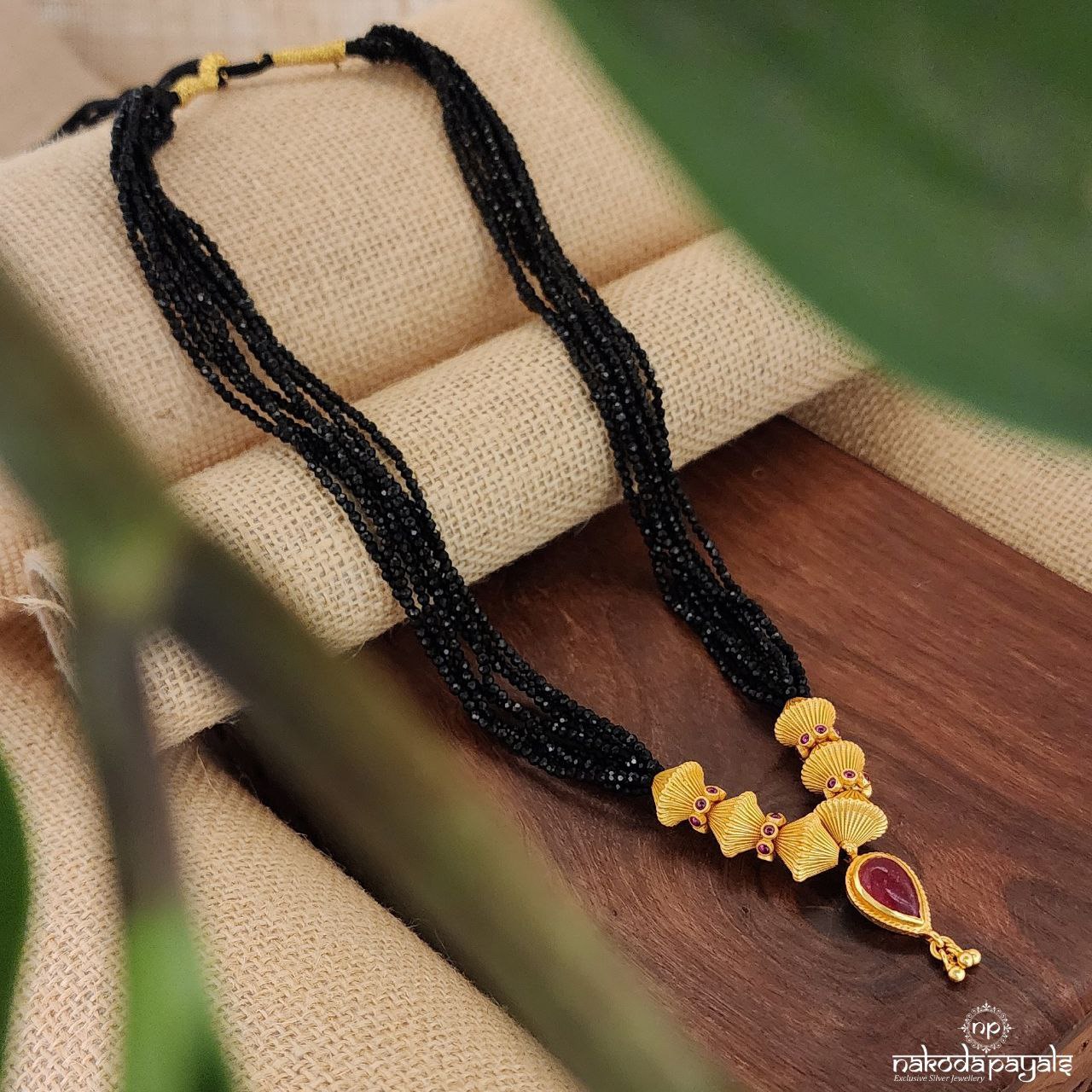 Red Drop Long Neckpiece (Gn7969)