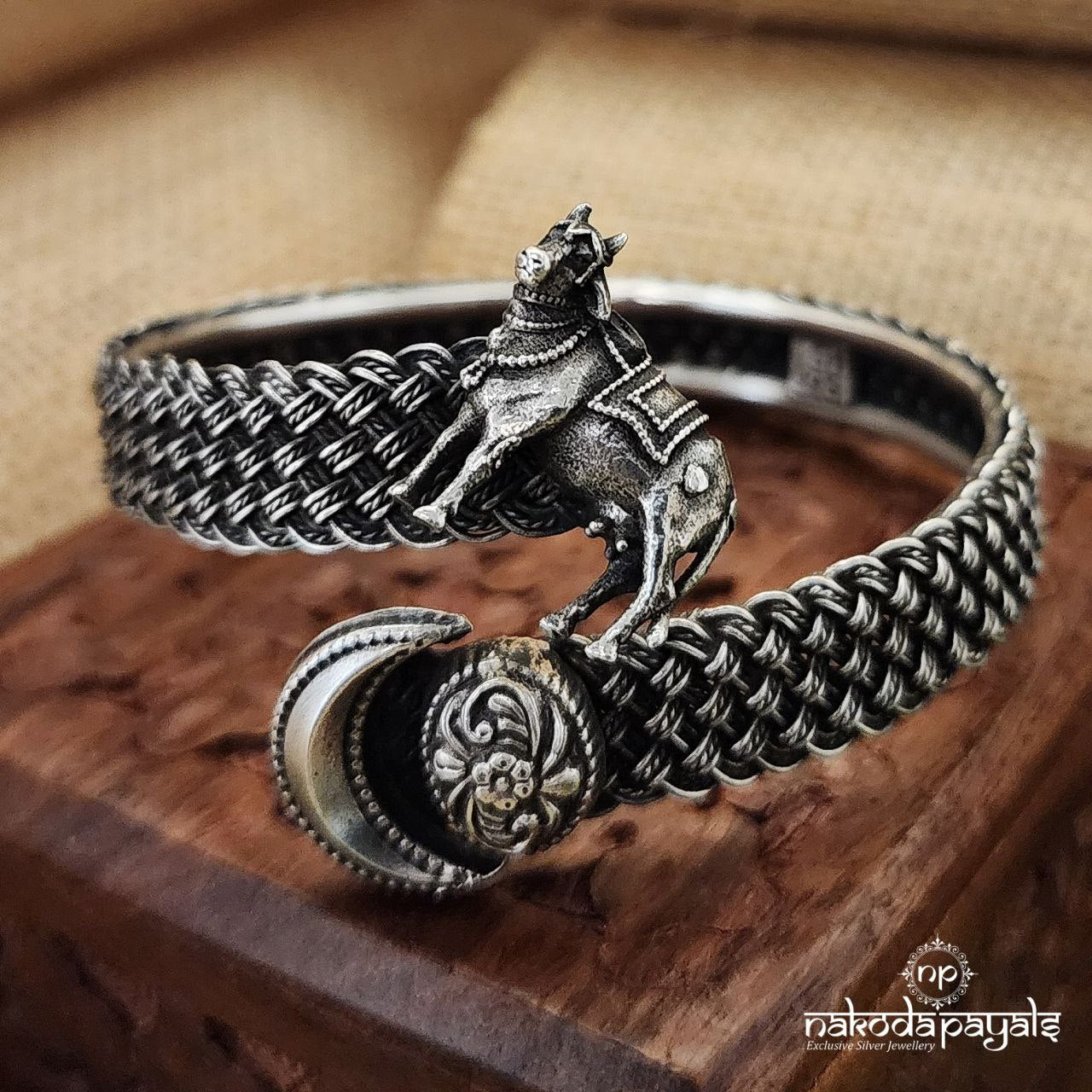 Adjustable Cow And Moon Cuff Kada (K4922)