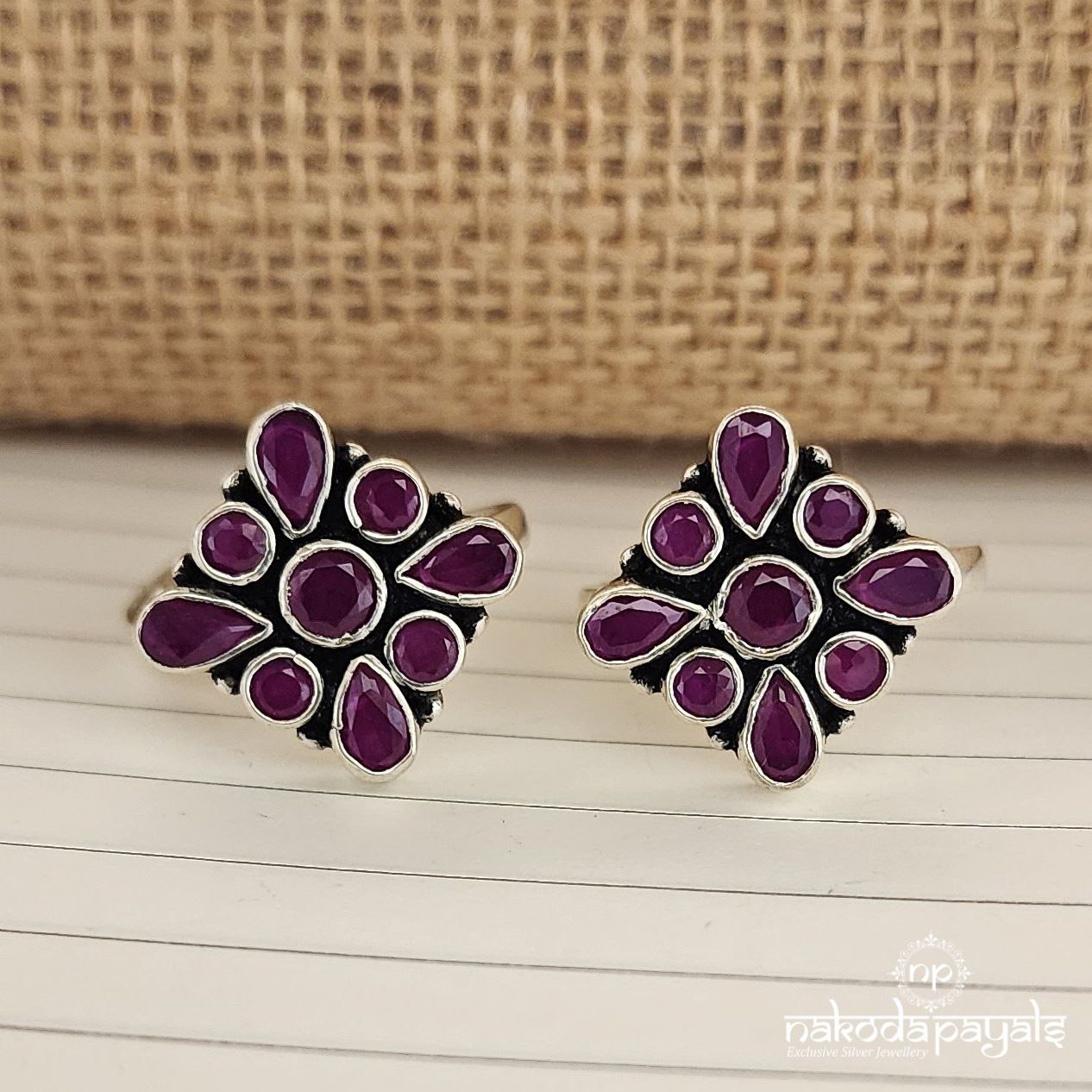 Square Ruby Toerings (T4141)