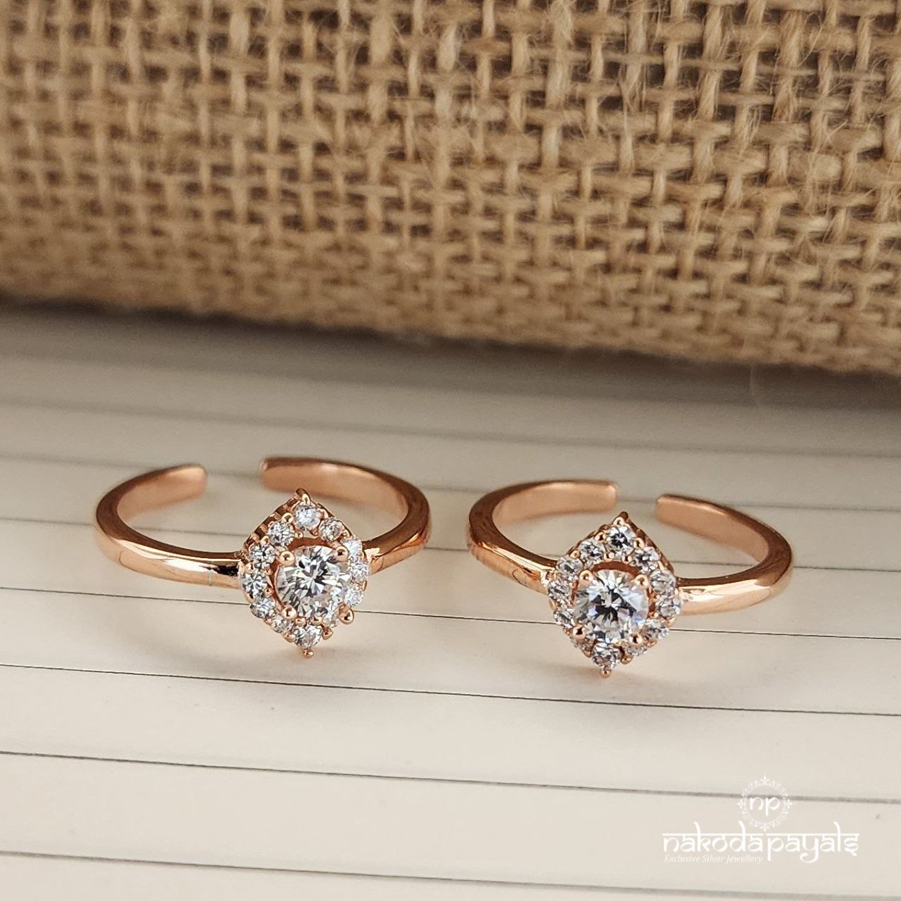Pretty White CZ Toerings (T4148)
