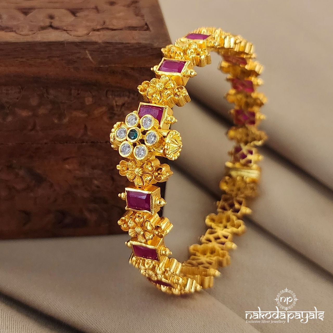 Floral Ruby Screw Kada (Gk2651)