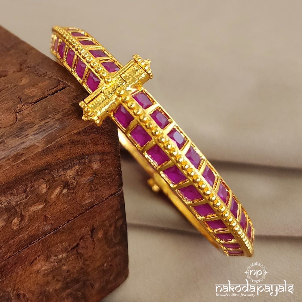 Squarish Pink Openable Kada (Gk2653)