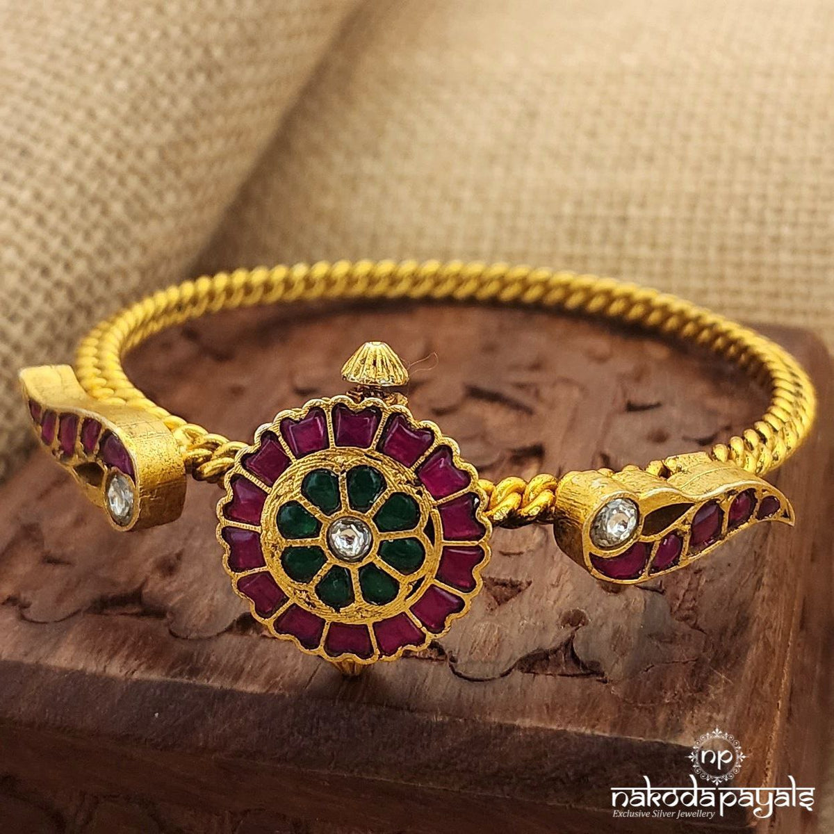 Big Kundan Motif Peacock Screw Kada (Gk2667)