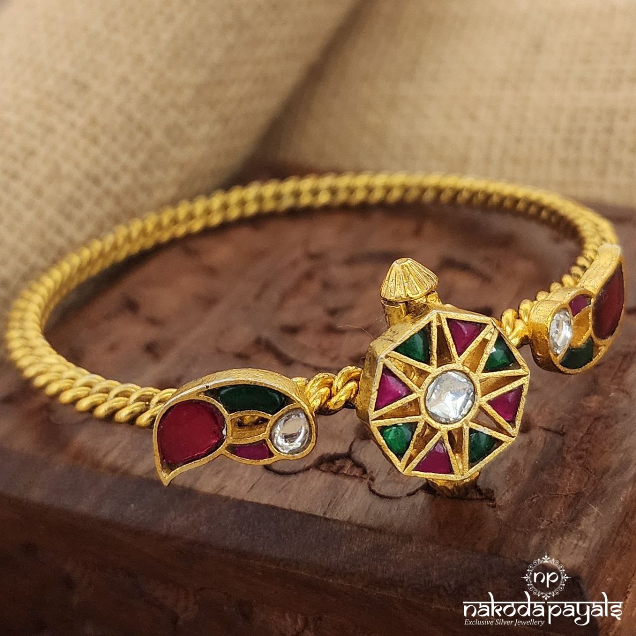 Octagonal Kundan Peacock Screw Kada (Gk2670)