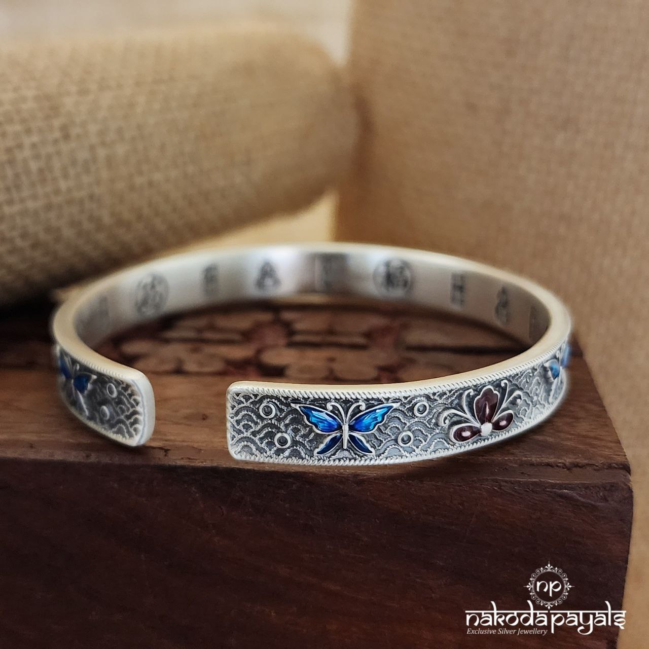 Antique Matt Butterfly Kada (Sk1112)