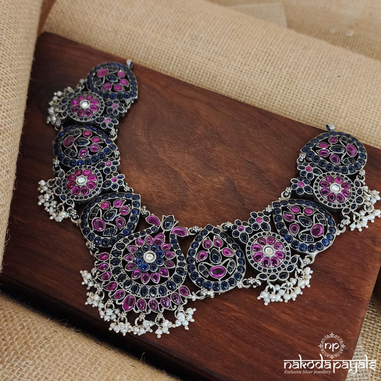 Dominating Pink & Blue Short Wide Neckpiece (N10321)