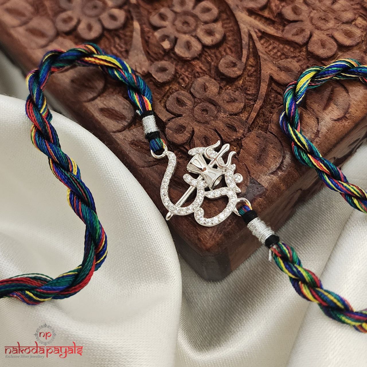 OM Trident Rakhi R5651
