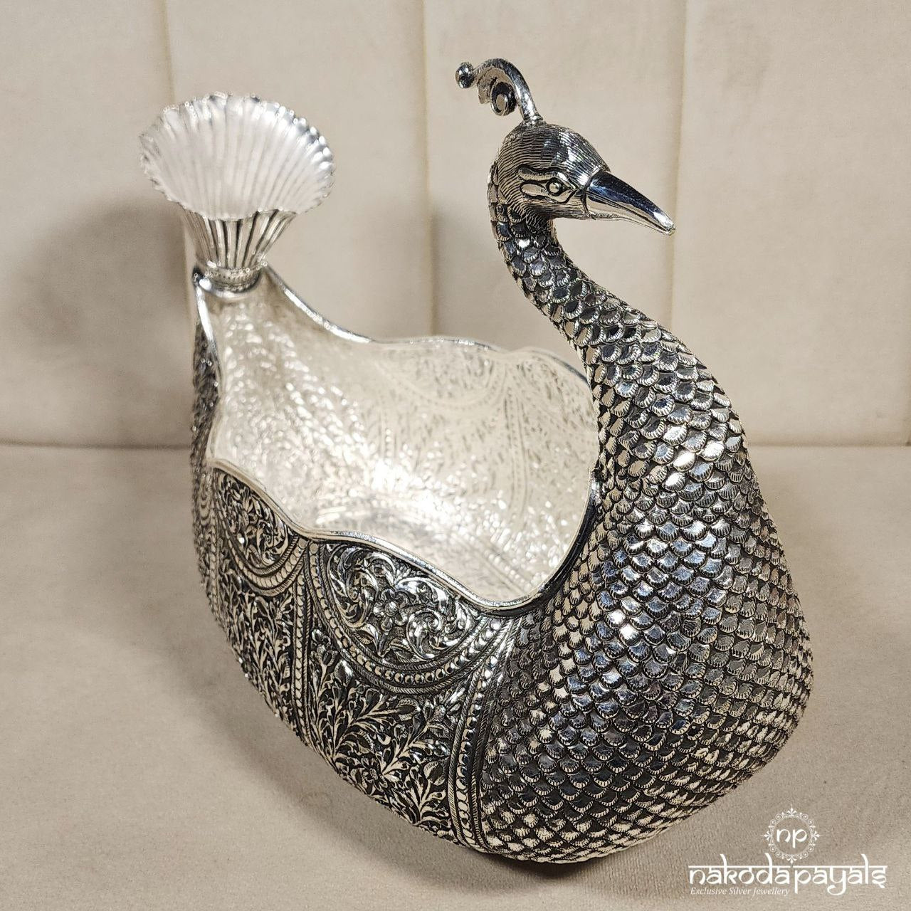 Peacock Flower Basket Cum Fruit Basket (Aa1440)