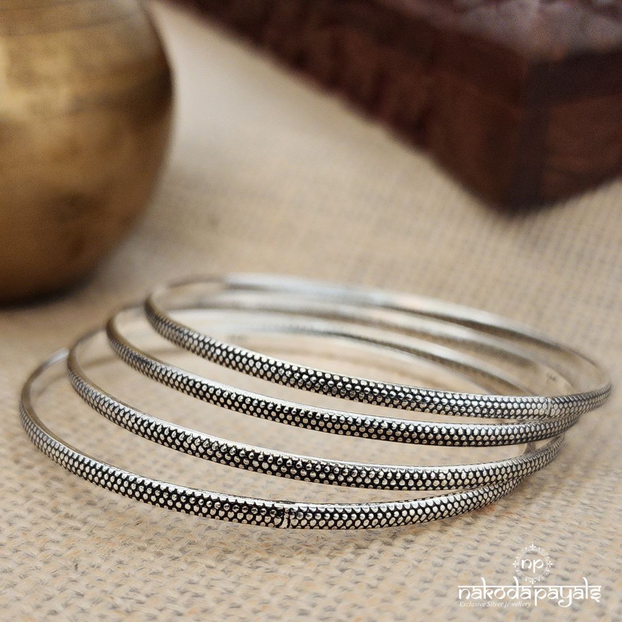 Carved Bangle Set of Four(K5185)