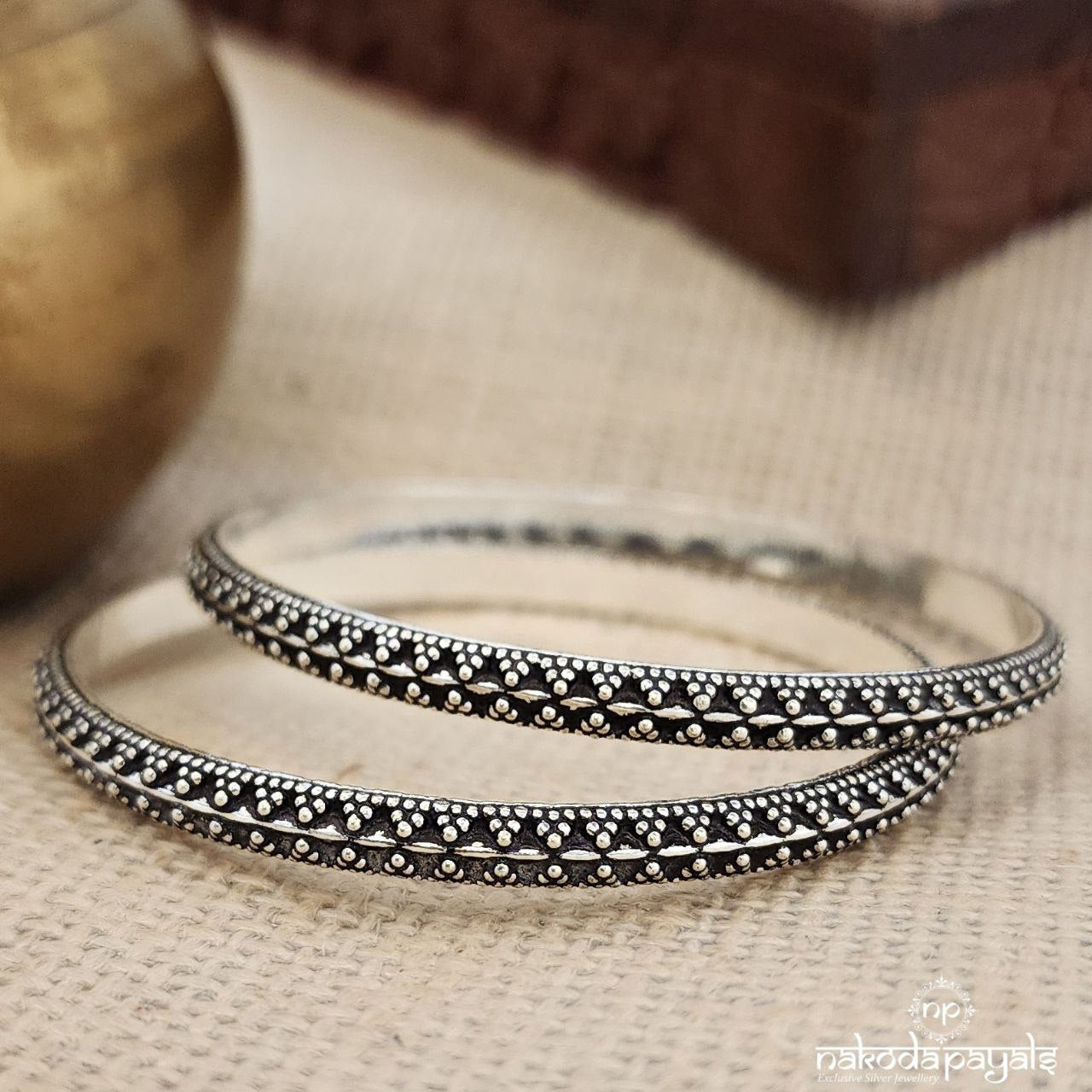 Self Carved Bangle Pair (K5181)