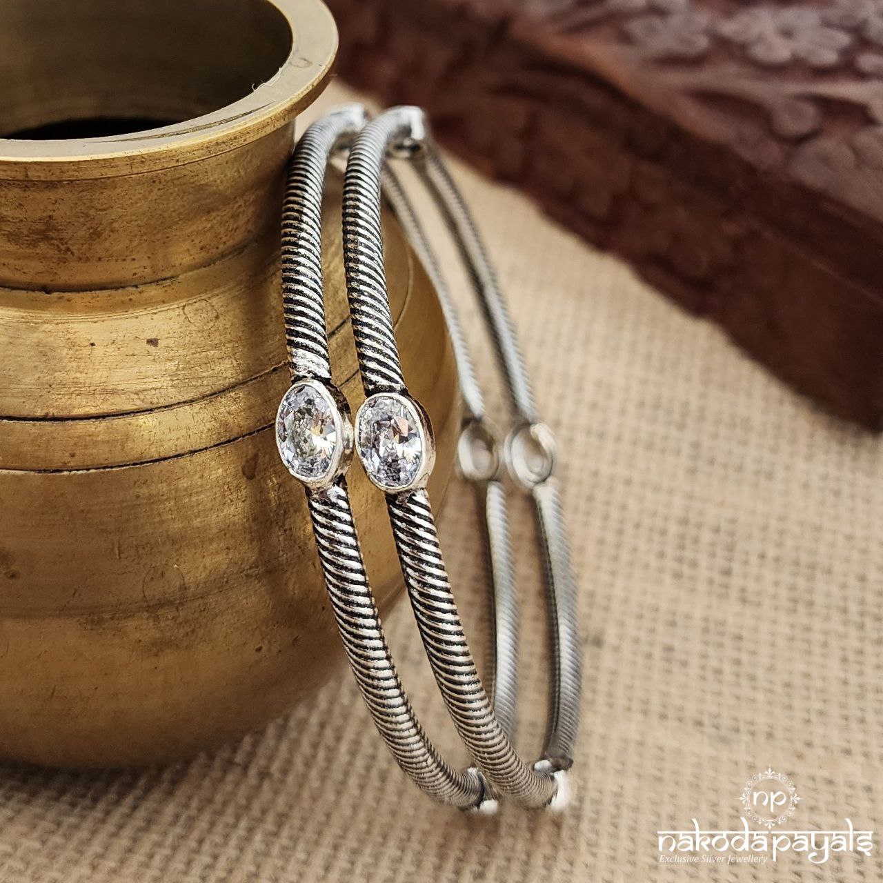 Shiny Cut Stone Bangle Pair(K5204)