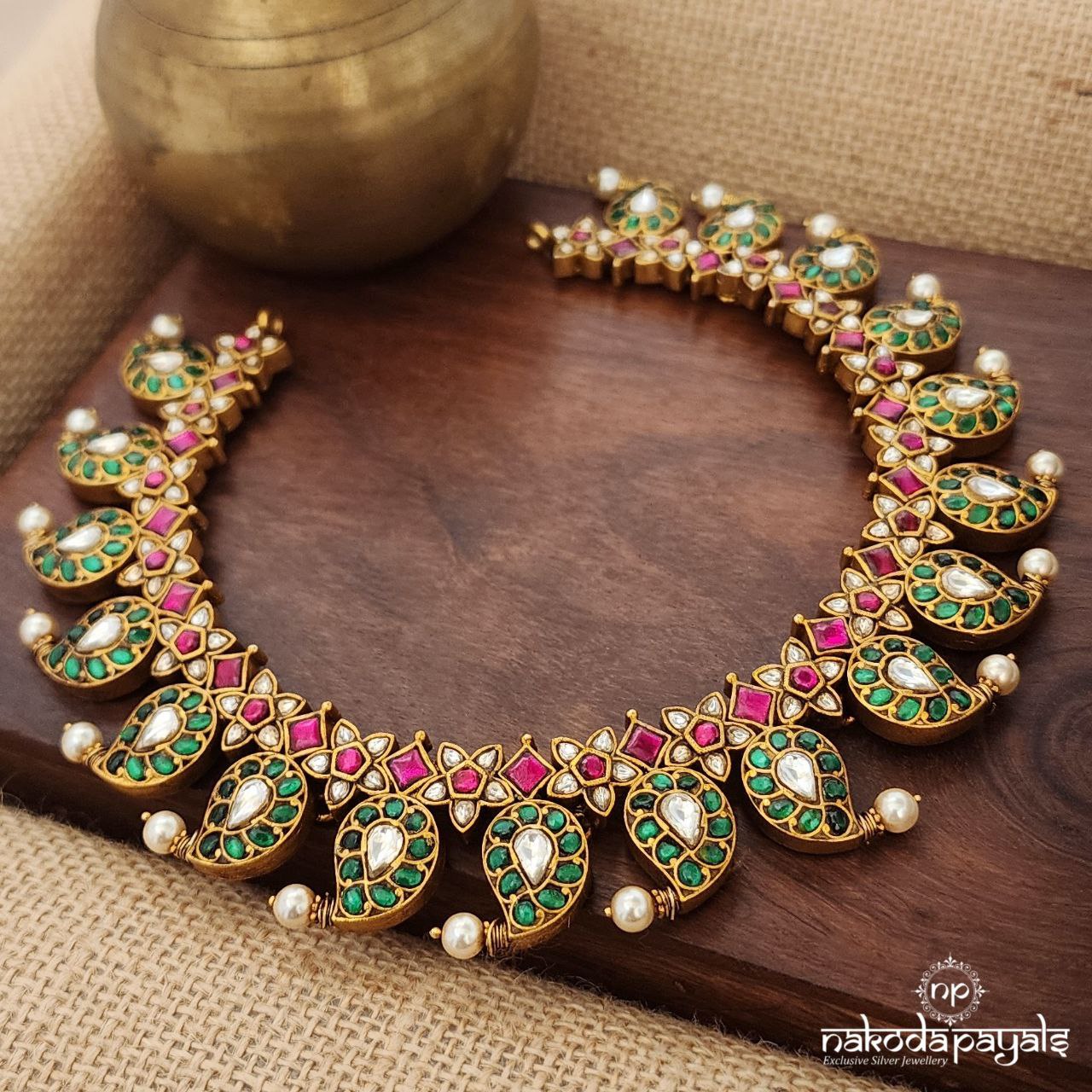 Green Kundan Mango Short Neckpiece (Gn8680)
