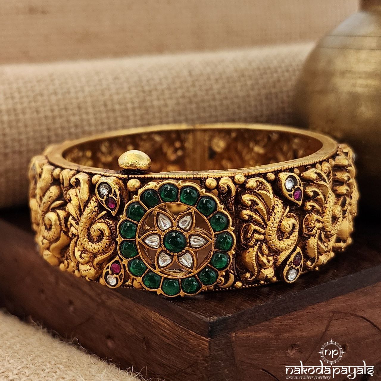 Nakshi Kundan Peacock Screw Kada(Gk3003)