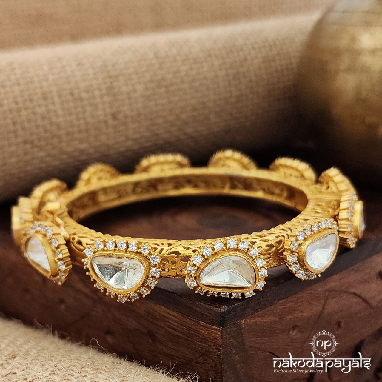 Aristocratic Moissanite Openable Kada (GK3008)