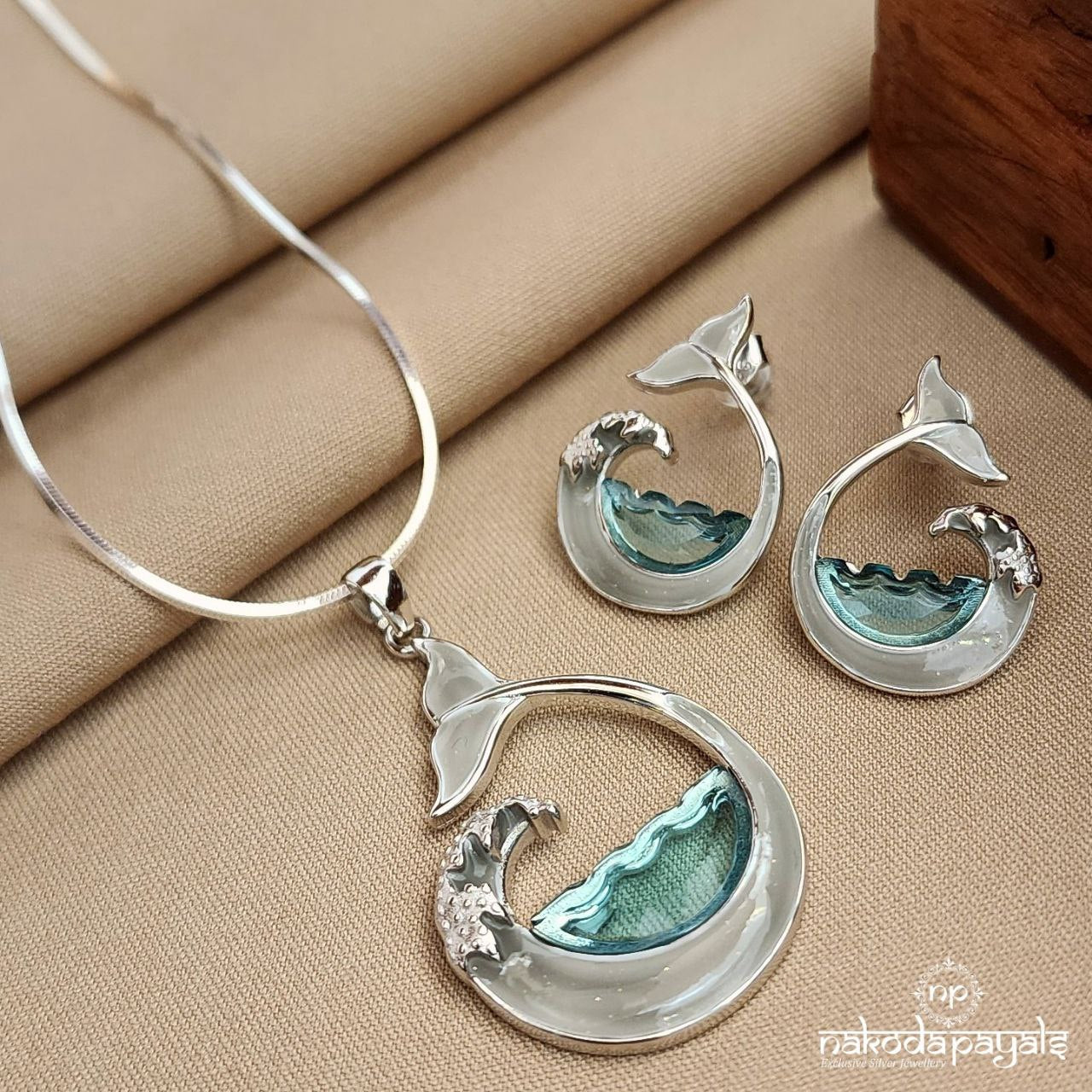 Ocean Queen Pendant Set In MOP (St3416)