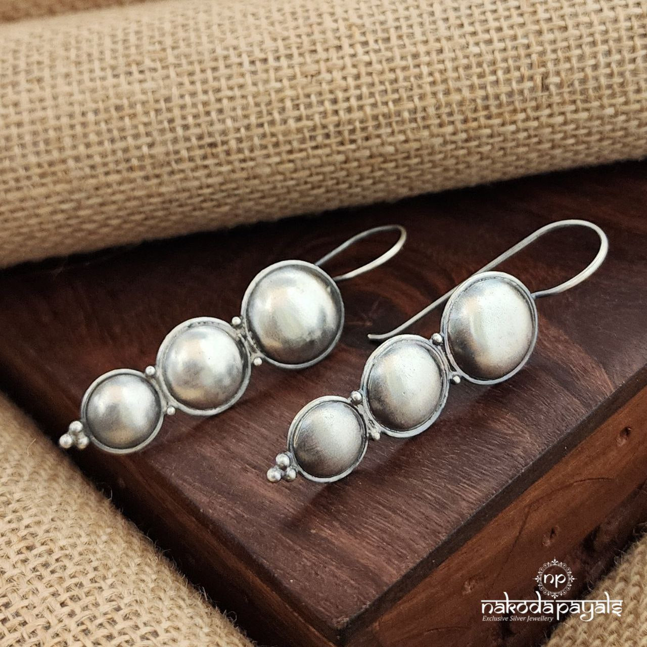 Simple Triple Shield Hangings (C3448)