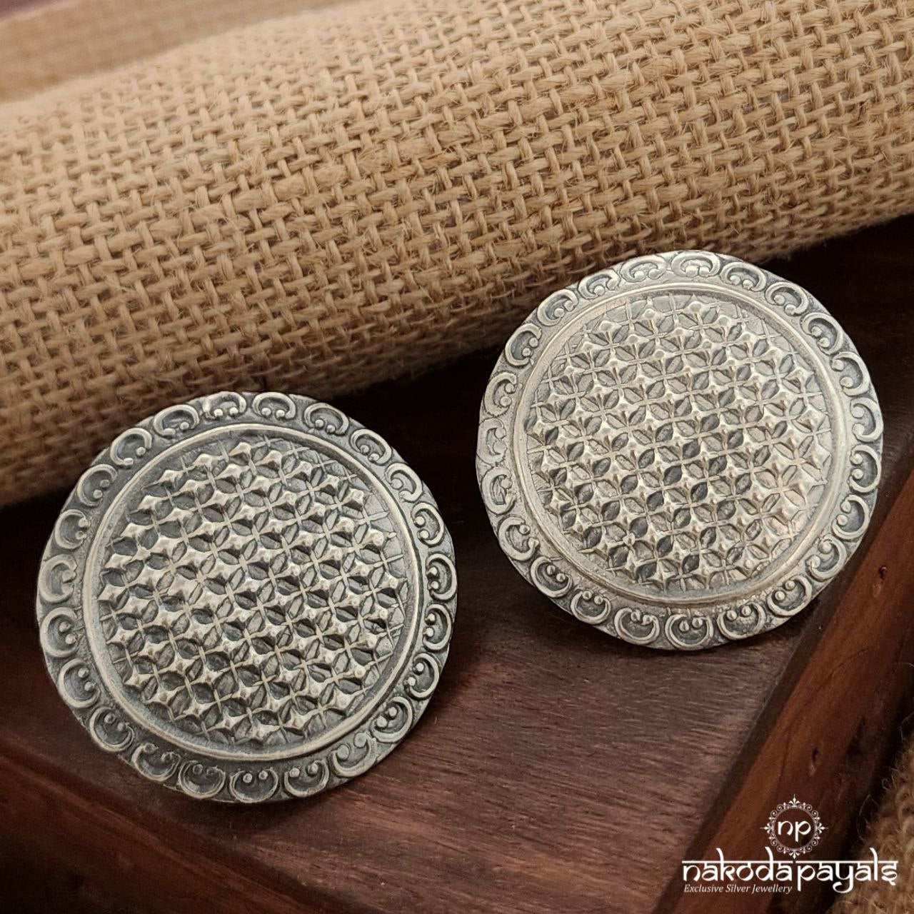 Circular Plain Oxidised Studs(S3517)